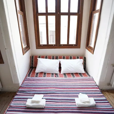 Πανσιόν I1 Historic House With Gorgeous View